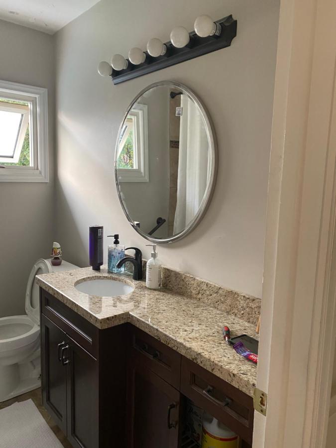 Clearbrooke Gem- Bright Private Bedroom Close To Yyz Τορόντο Εξωτερικό φωτογραφία